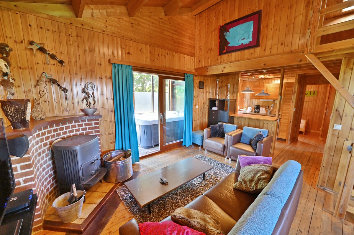 Popular Airbnb listing: Tree Standing in Somme Leuze