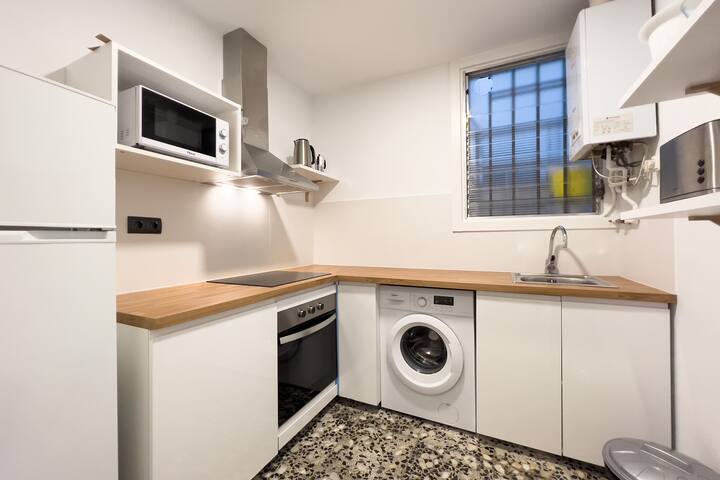 3-bedroom apartment for rent close Sagrada Familia gallery image 4