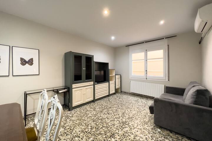 3-bedroom apartment for rent close Sagrada Familia gallery image 2