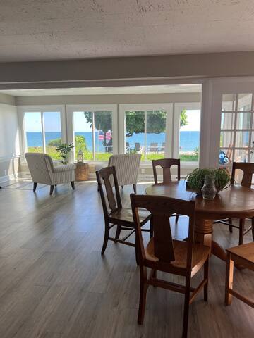 Beach house on Lake Ontario gallery image 5