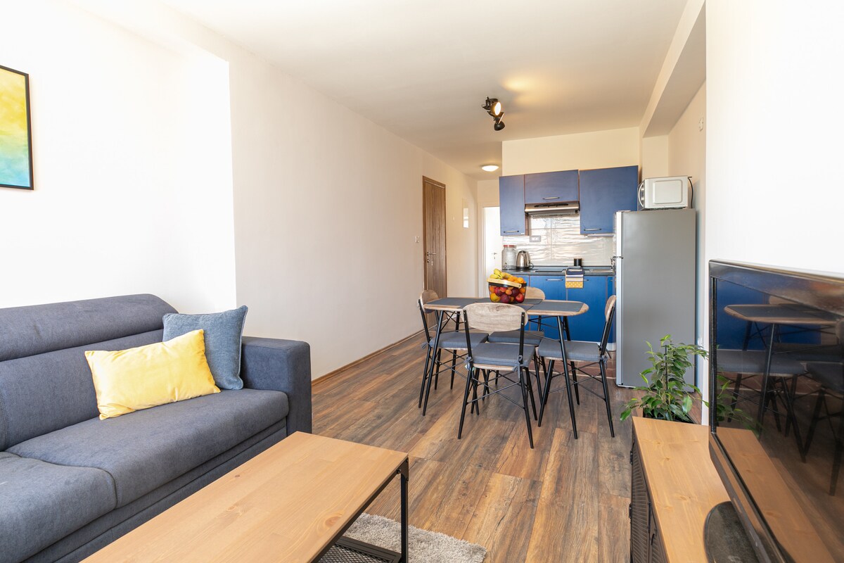 ap2 · Roof terrace with jacuzzi + sea view, beach walk