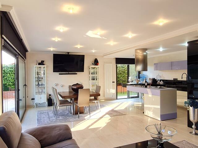 VILLA RIOJA with pool, Only Familys gallery image 3