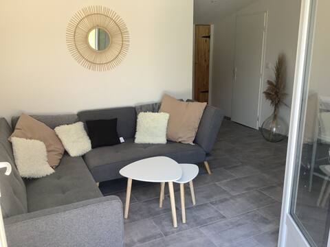 Popular Airbnb listing: Lovely place with pool in Alès