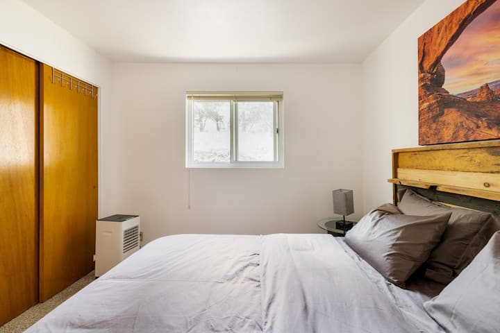 Menšia manželská posteľ