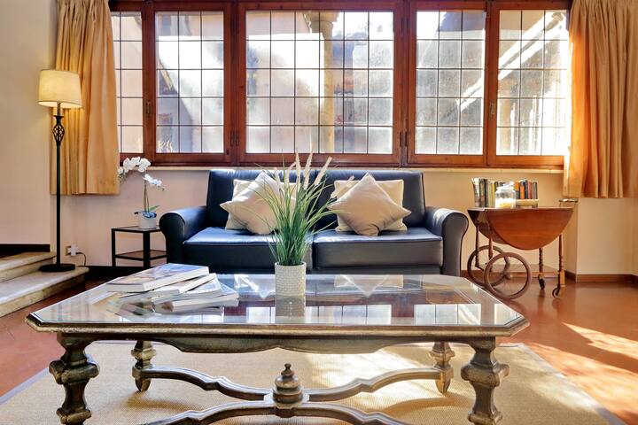 Elegant apartment in the heart of Rome gallery image 4