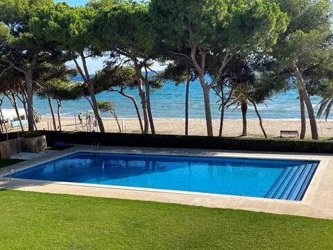 Beachfront Duplex with Swimming pool