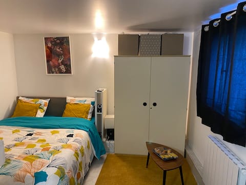 Comfortable Studio Close to Paris with Garden