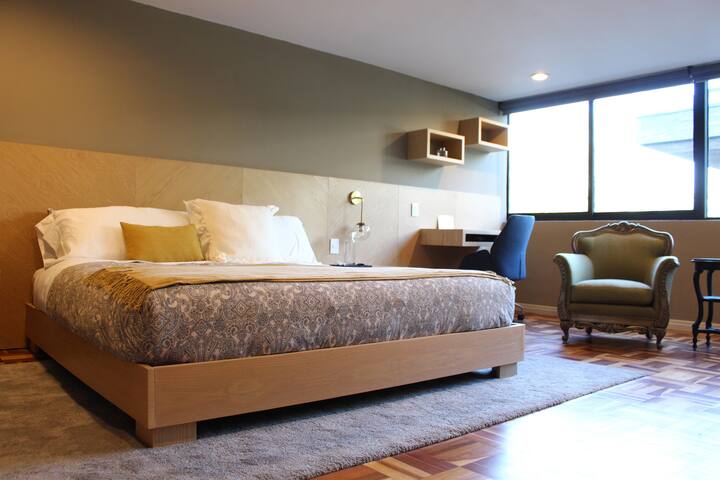 Boutique & Super Fancy Aptment. Best Location Ever gallery image 5