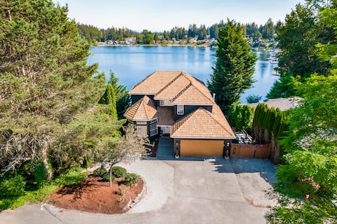 4bd Lakefront, w/ hot tub, outdoor kitchen & dock