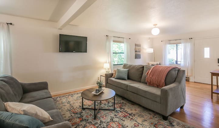 The Cozy Hideaway - Walking Distance To Downtown! - Pullman, WA