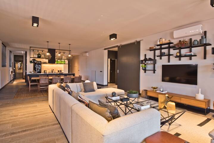 Libest Ribeira 12 -Time Out Mkt – ELEGANT & MODERN gallery image 3