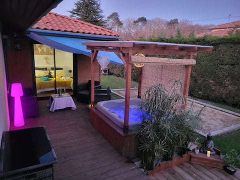 Lovely bed and breakfast with a hot tub and a pool