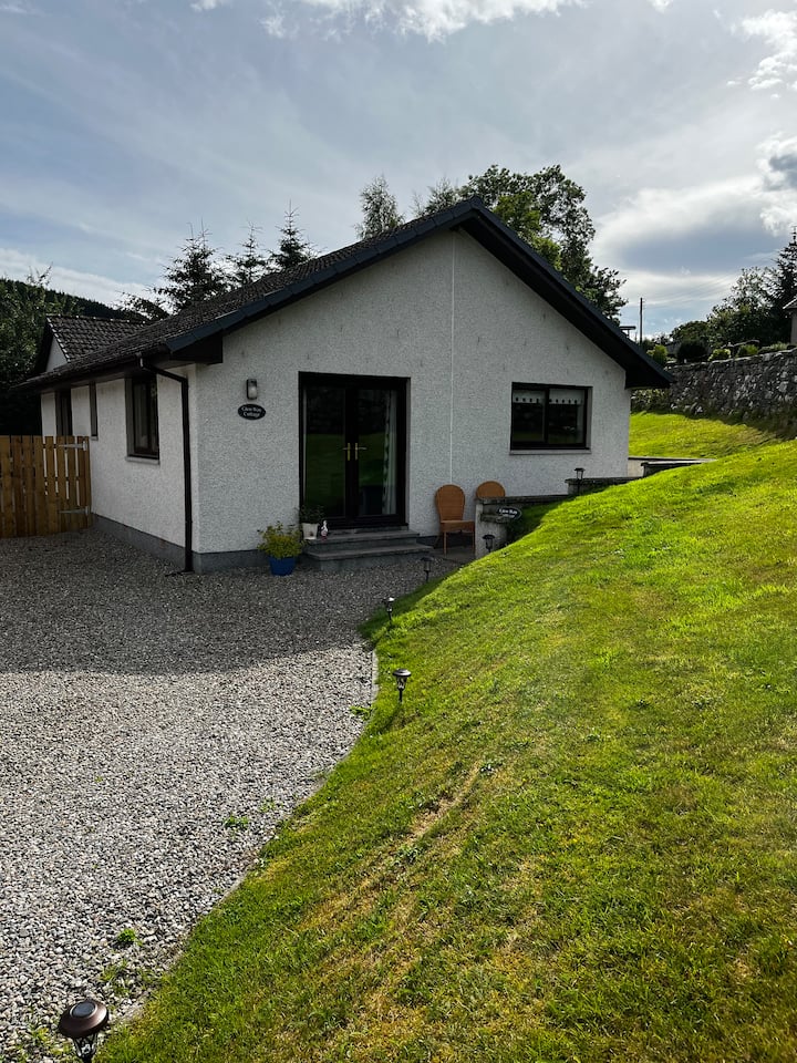 Adorable 2 bedroom Loch Ness holiday Cottage Vacation homes for Rent