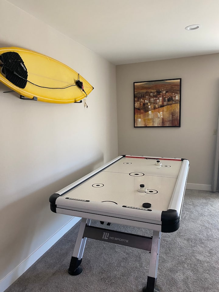 Spacious 4-bedroom Home In Proximity To The Beach - Monterey Bay, CA
