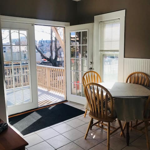 Sunny 3 bed. Bu BC Harvard Boston landing&Hospit.