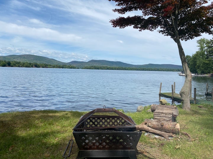 Lake waterfront apt amazing views! Holiday homes for Rent in