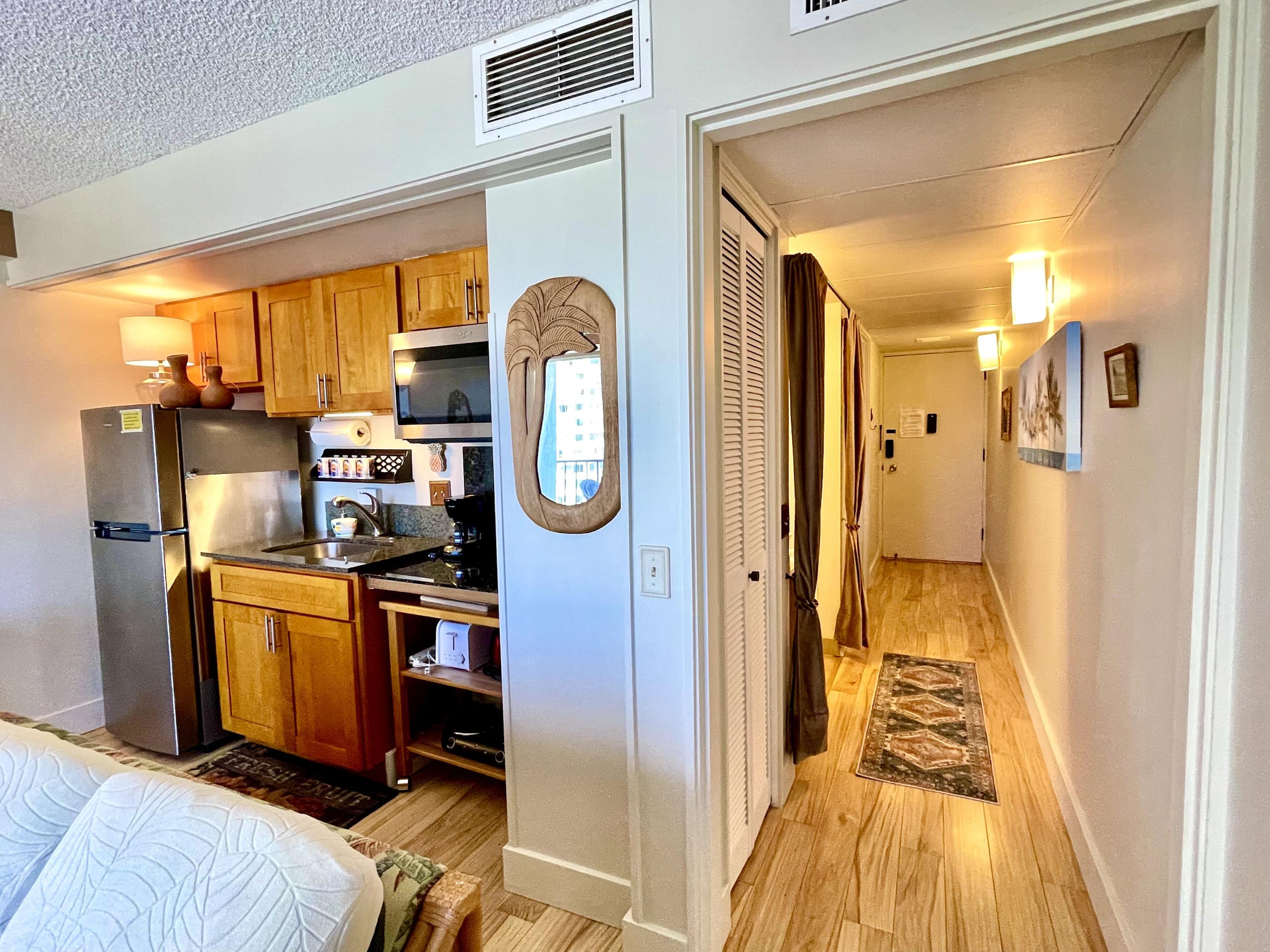 Condo in Honolulu · ★4.88 · 1 bedroom · 2 beds · 1 private bath - Image 35