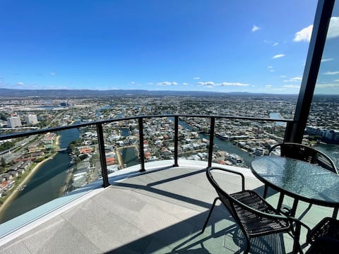 Broadbeach lux Casino riverview skyline 2bed apt