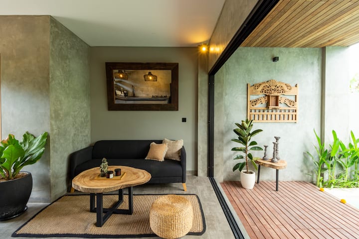 Casaluna Loft I - Private Townhouse With Pool - Canggu