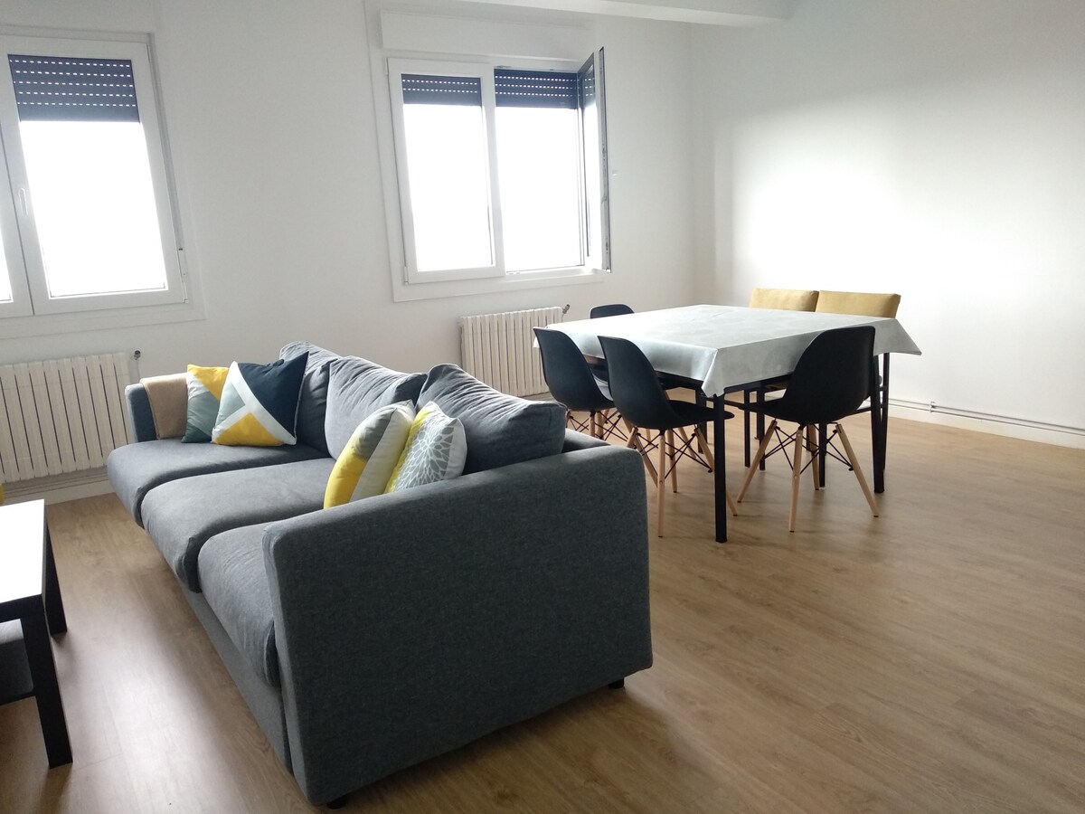 Successful Airbnb property: Oceanfront apartment in Bueu