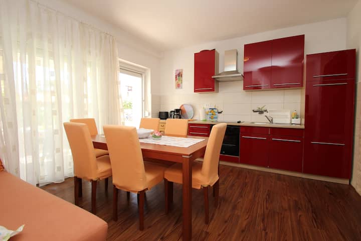 Apartment Rose V With Terrace And Shared Bbq - Poreč