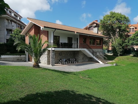 Villa for 8 people on Ris beach in Noja