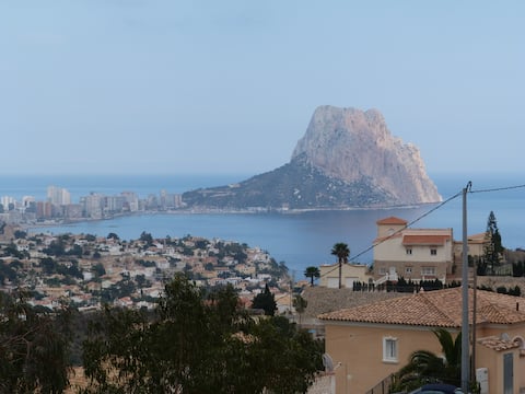 Top Airbnb: 1/2 villa with beautiful views en Calp