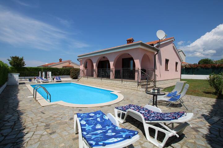 Anamar Tours managed Airbnb listing 1