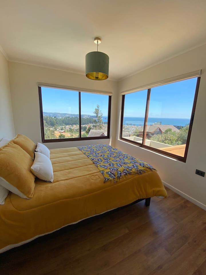 غرفة النوم الرئيسية.