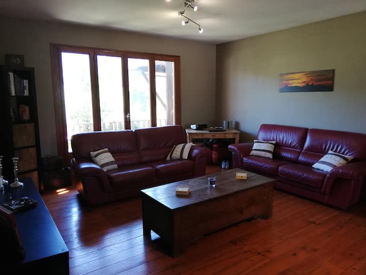 Appartement 6/8 P. Dans Maison De Village - Doussard