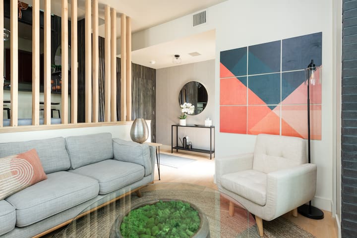 ChampaHouse- Easy access to Rino/Ballpark/Downtown