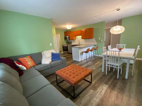 Uptown 6-Bdrm House, 2 Kitchens, Brand New Remodel