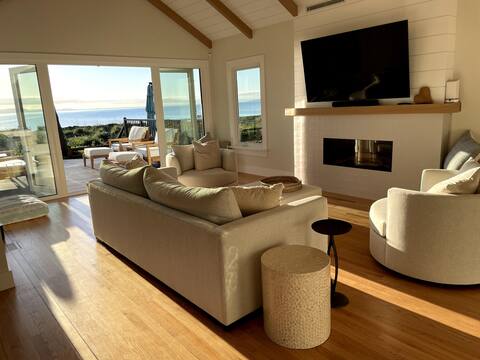 Beachfront luxury home with huge deck, BBQ patio