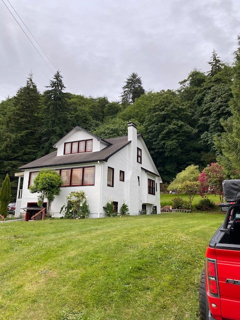 Cozy 3 bedroom home with space and comfort