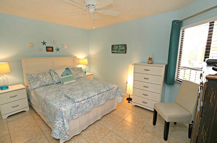 Spavaća soba s bračnim krevetom