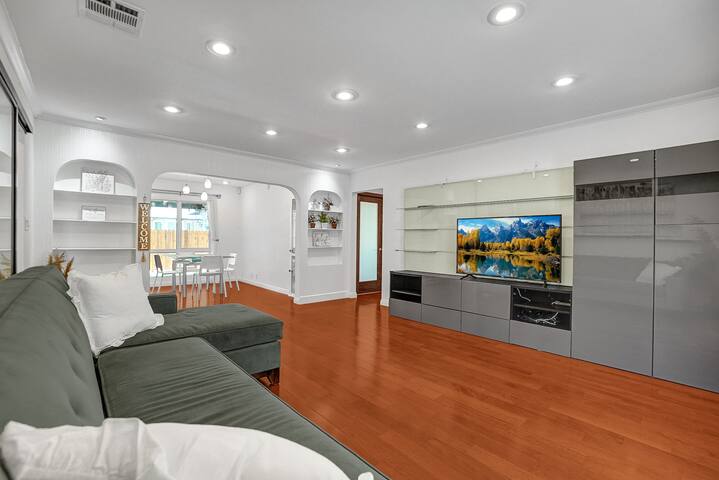 Cozy 3-bedroom home in SGV near DTLA! gallery image 3