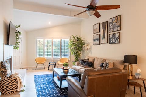 Top Airbnb: Gorgeous Townhome on the Golf Course in Horseshoe Bay