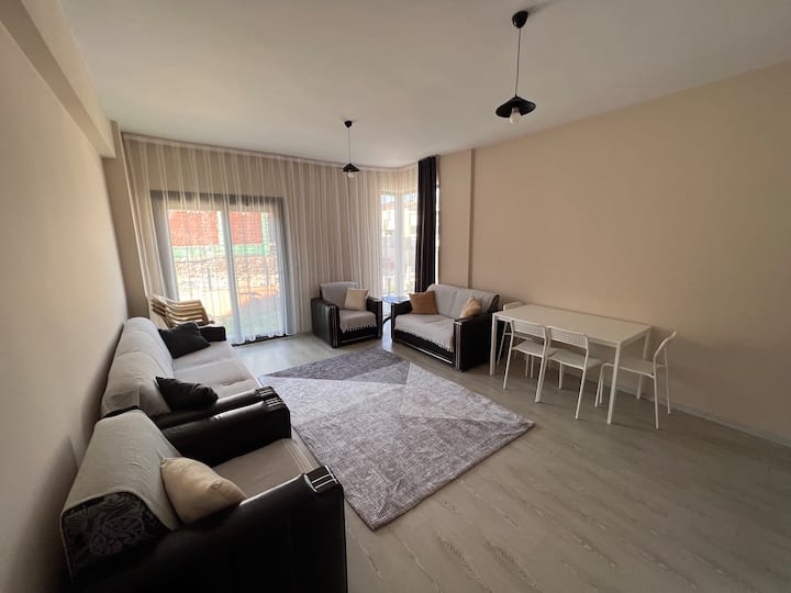 ÇEşme'de Denize Yürüme Mesafesinde, Bahçeli Ev - Alaçatı