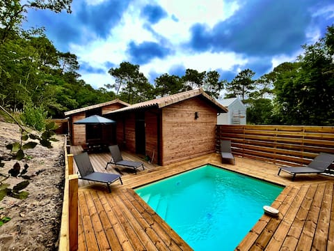Air-conditioned villa with swimming pool near the lake