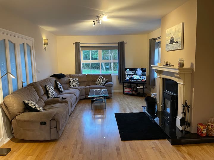 Modern, Spacious 5 Bedroom Home - Skibbereen