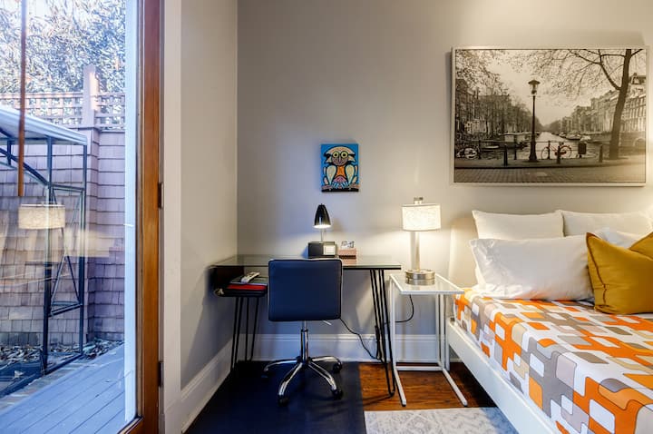 2.5 Mile Fifa ! Private Studio -Myrtle - Atlanta, GA
