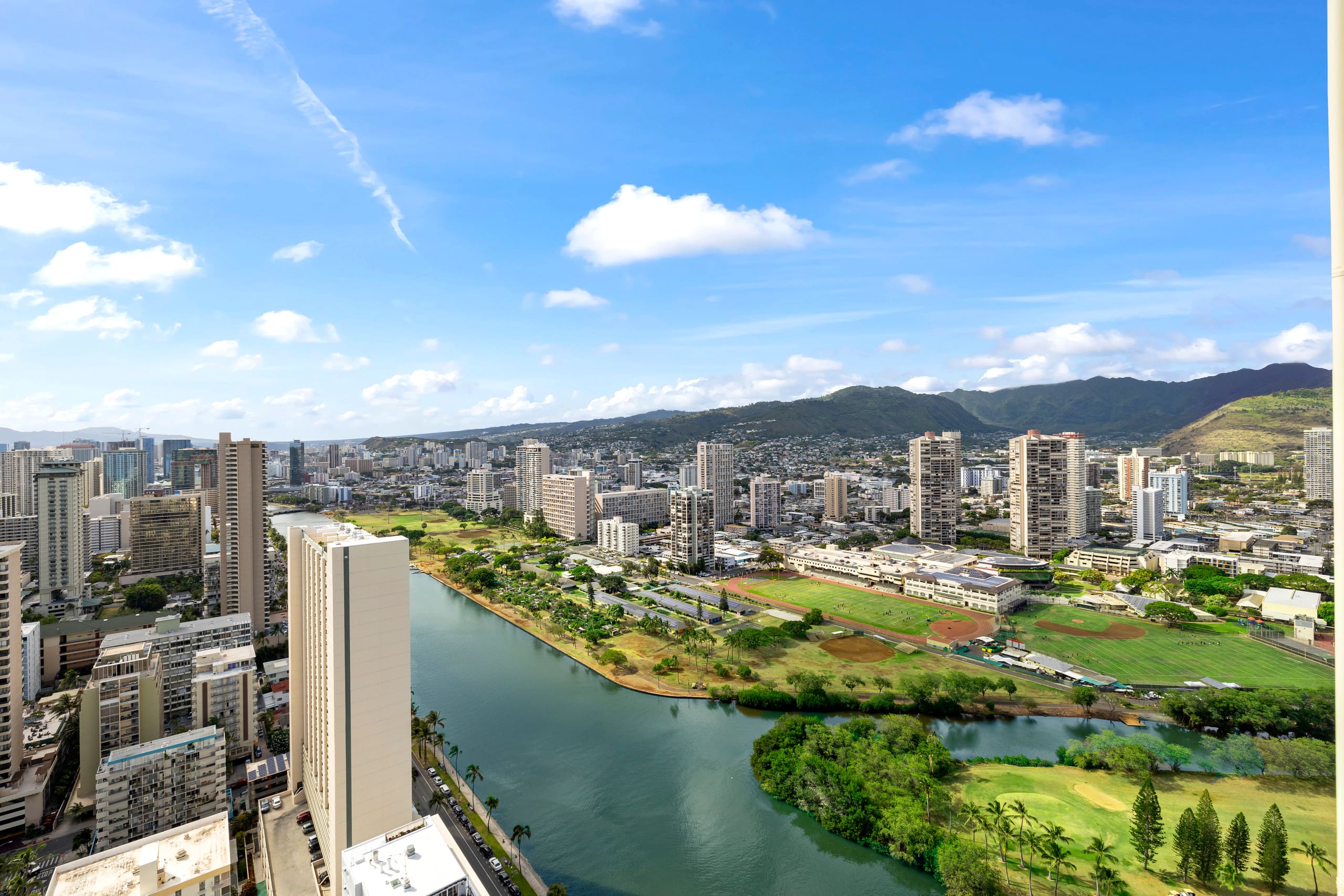 44th* floor Penthouse Suite, near Waikiki Beach! - Image 30