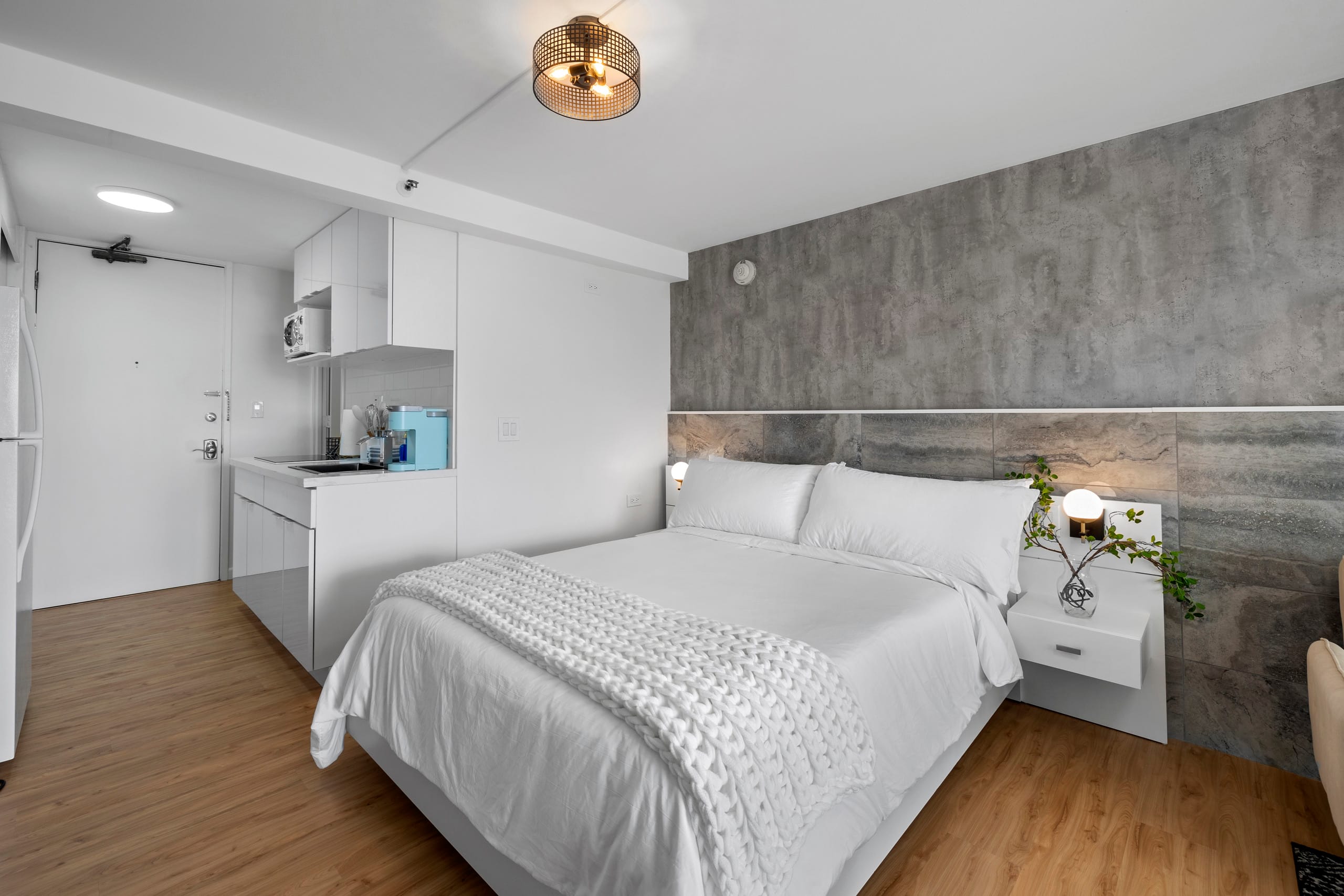 44th* floor Penthouse Suite, near Waikiki Beach! - Image 27
