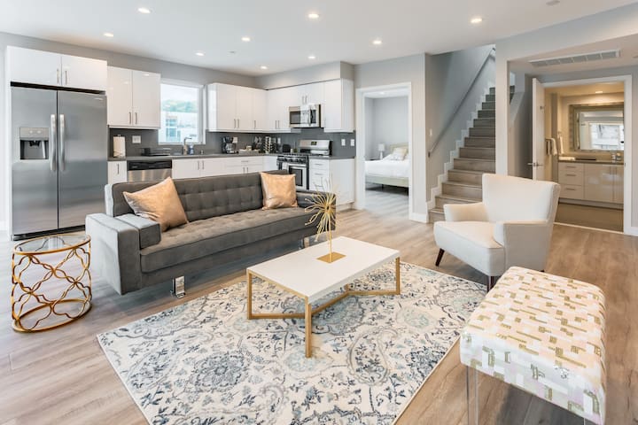 Spacious 4BR Retreat + Patio | Walk 99 Hollywood