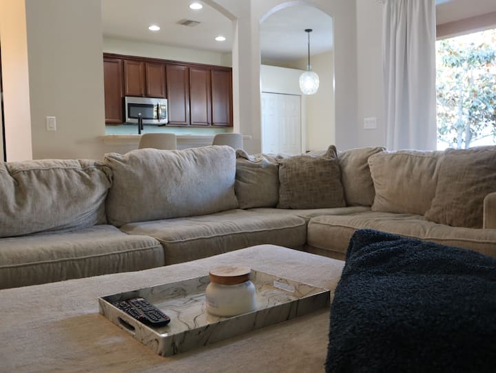 Lovely 3 Bedroom Home In The Tampa Bay Suburbs! - Riverview, FL