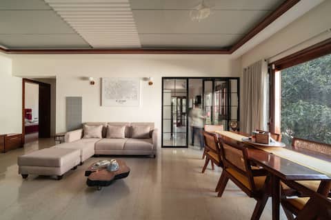 Designer 3 bed flat in city centre around parks