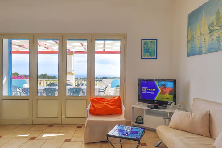 Sala de estar con vista a la terraza