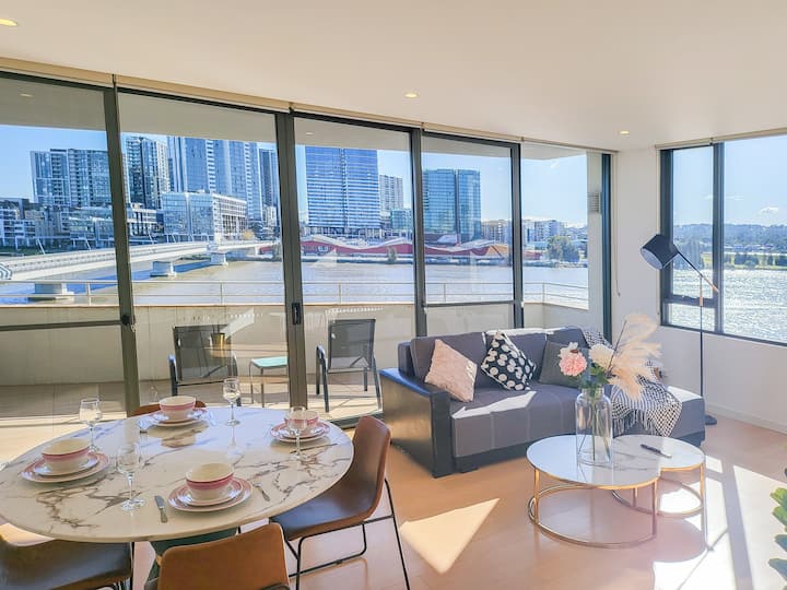 Luxury Home Wrap Around Waterview - Auburn