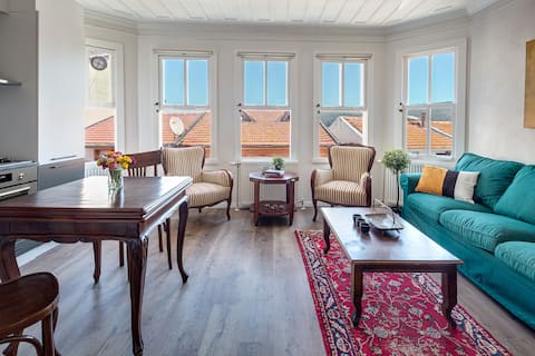 Beachfront Flat in Historical Island Mansion II