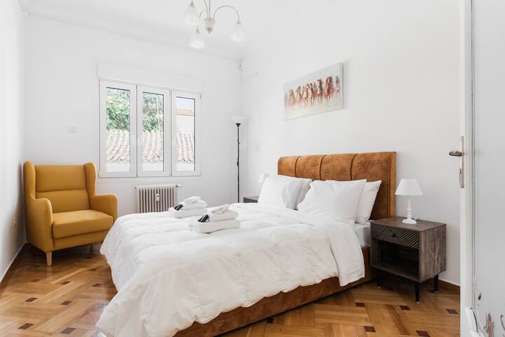 Diogenis’ Jug gallery image 4